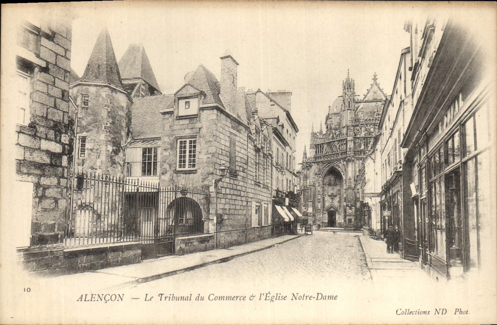 CPA Alencon Le Tribunal de commerce et l'eglise Notre Dame 