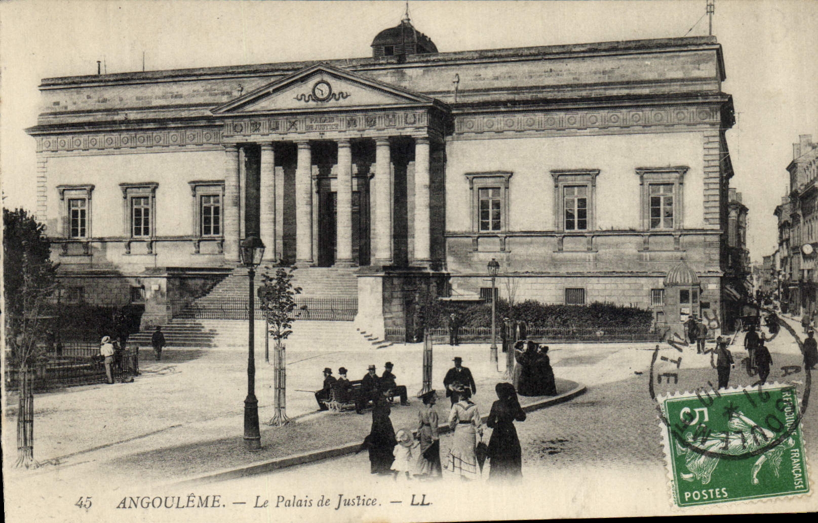 CPA Angouleme Le palais de justice 
