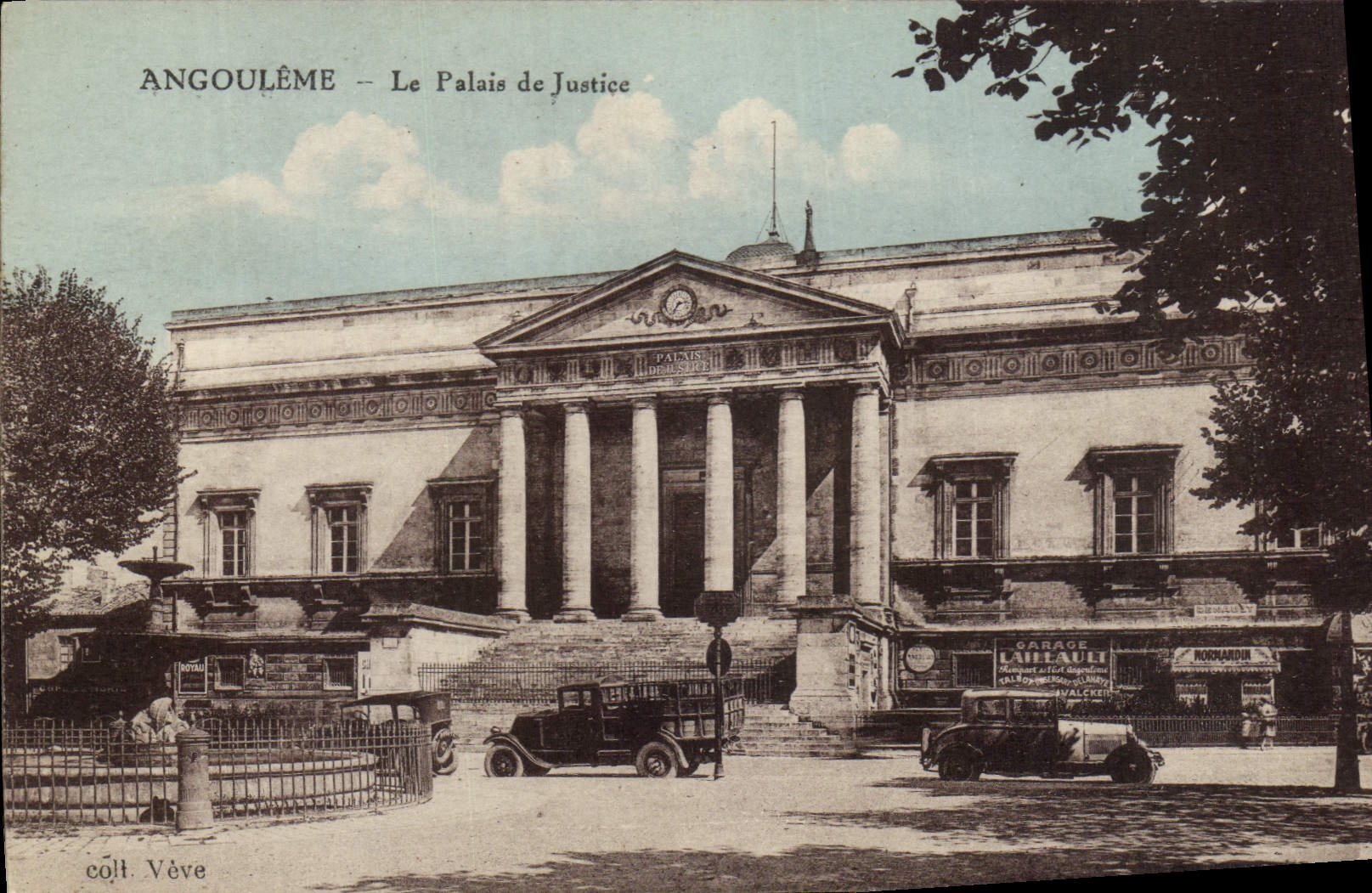 CPA Angouleme Le Palais de justice 