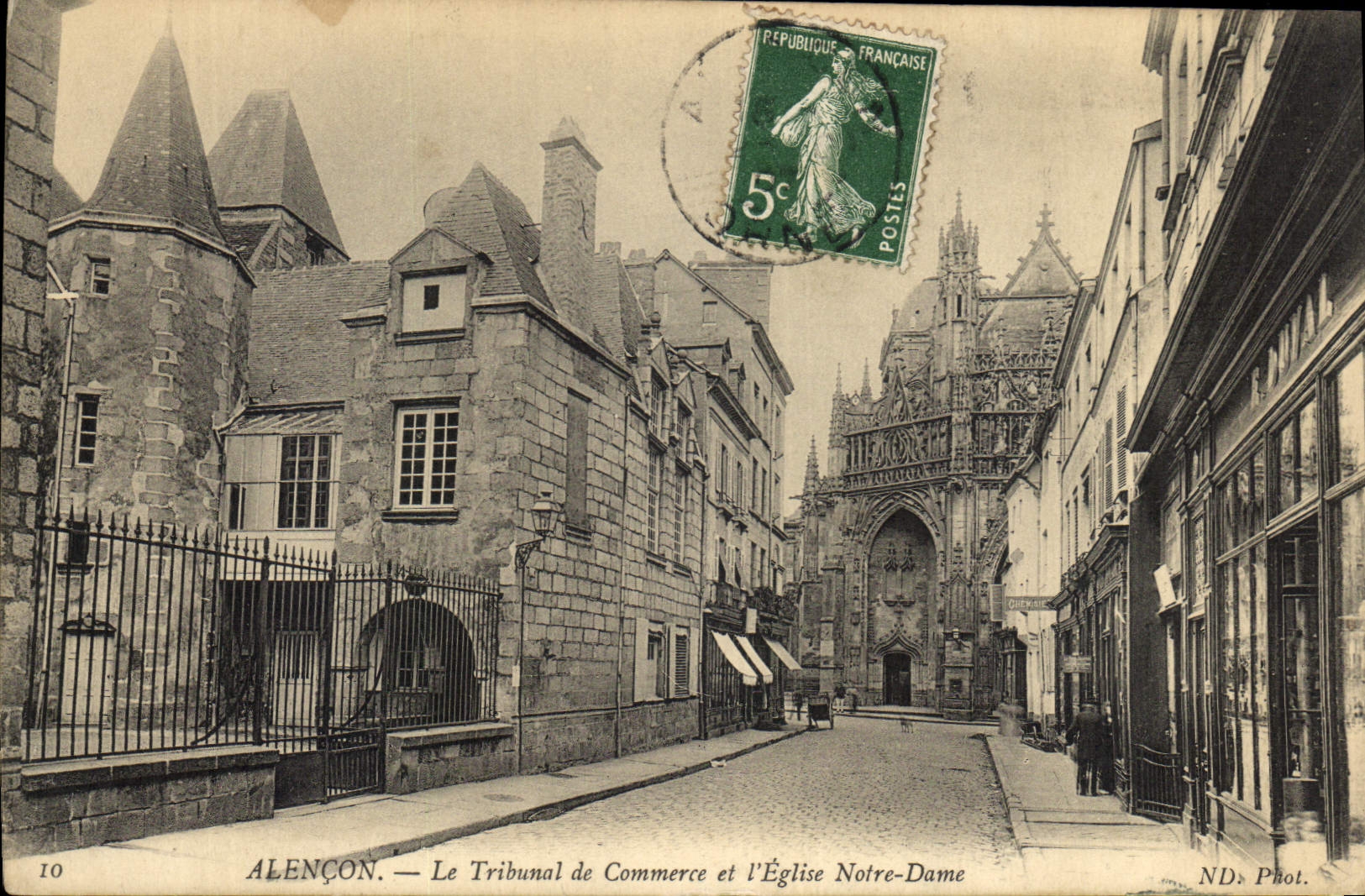 CPA Alencon Le Tribunal de Commerce et l'eglise Notre Dame 