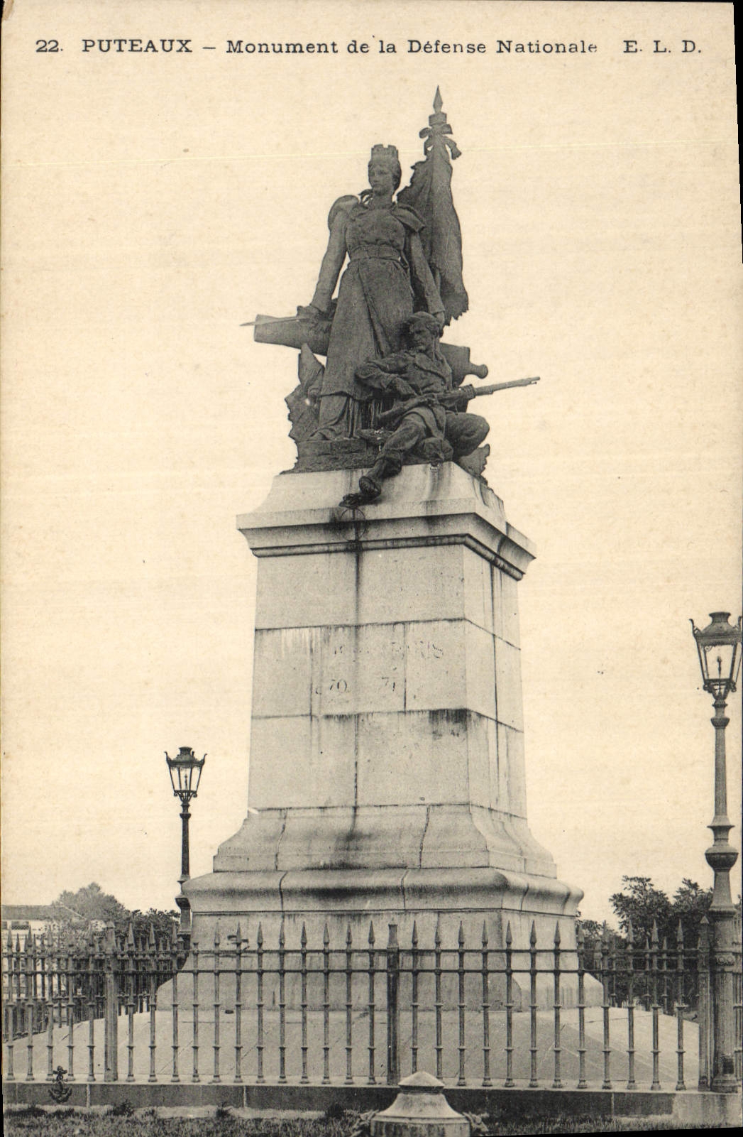 CPA Militaria Guerre de 1870 Puteaux Monument de la Defense Nationale