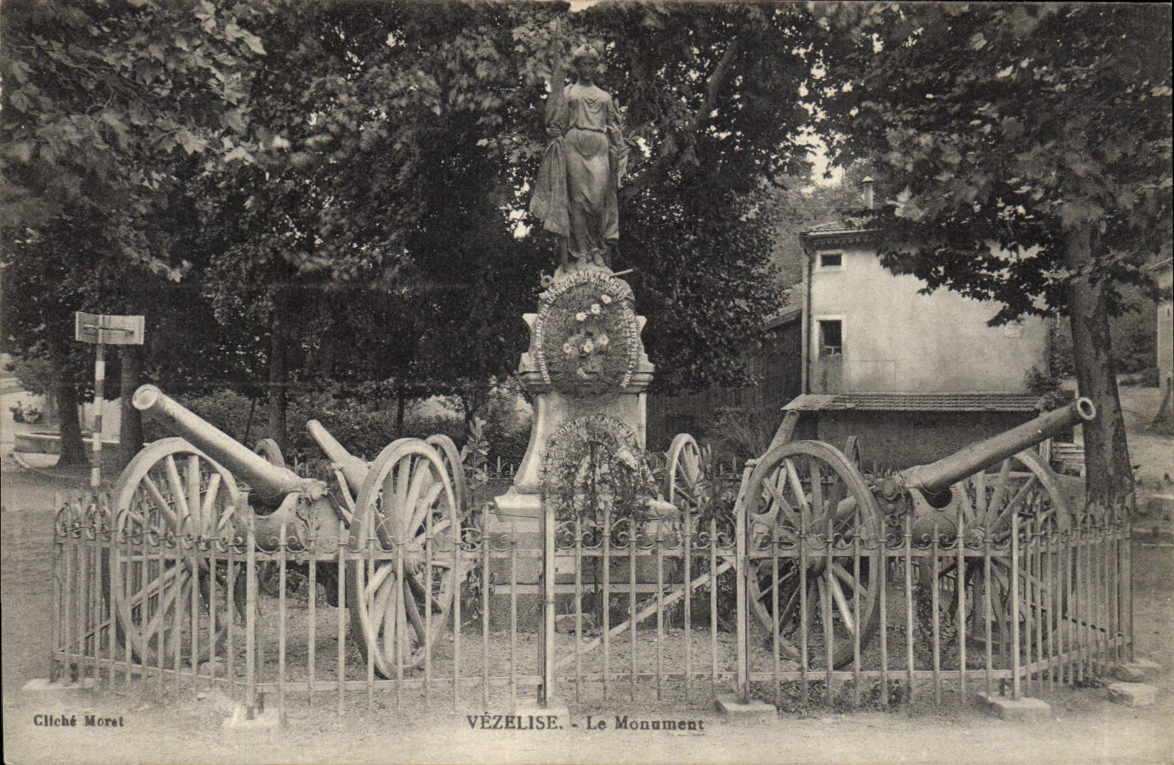 CPA Militaria Guerre de 1870 Vezelise Le monument