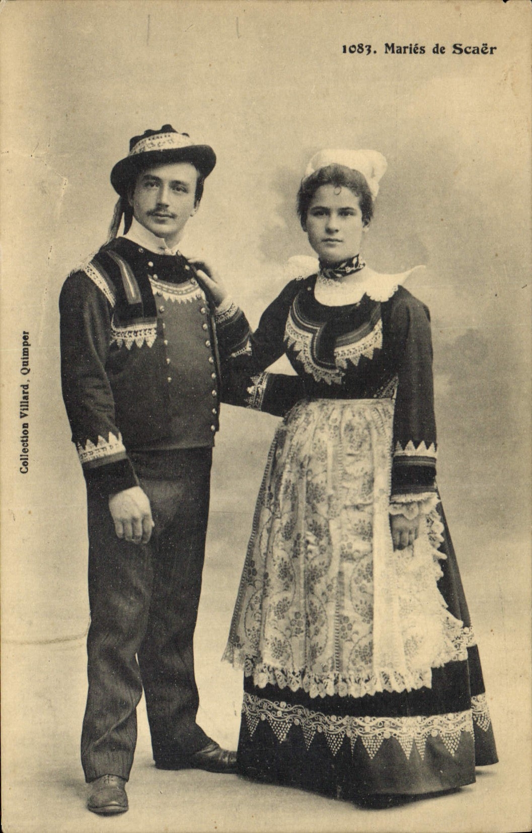 CPA Folklore Maries de Scaer Mariage