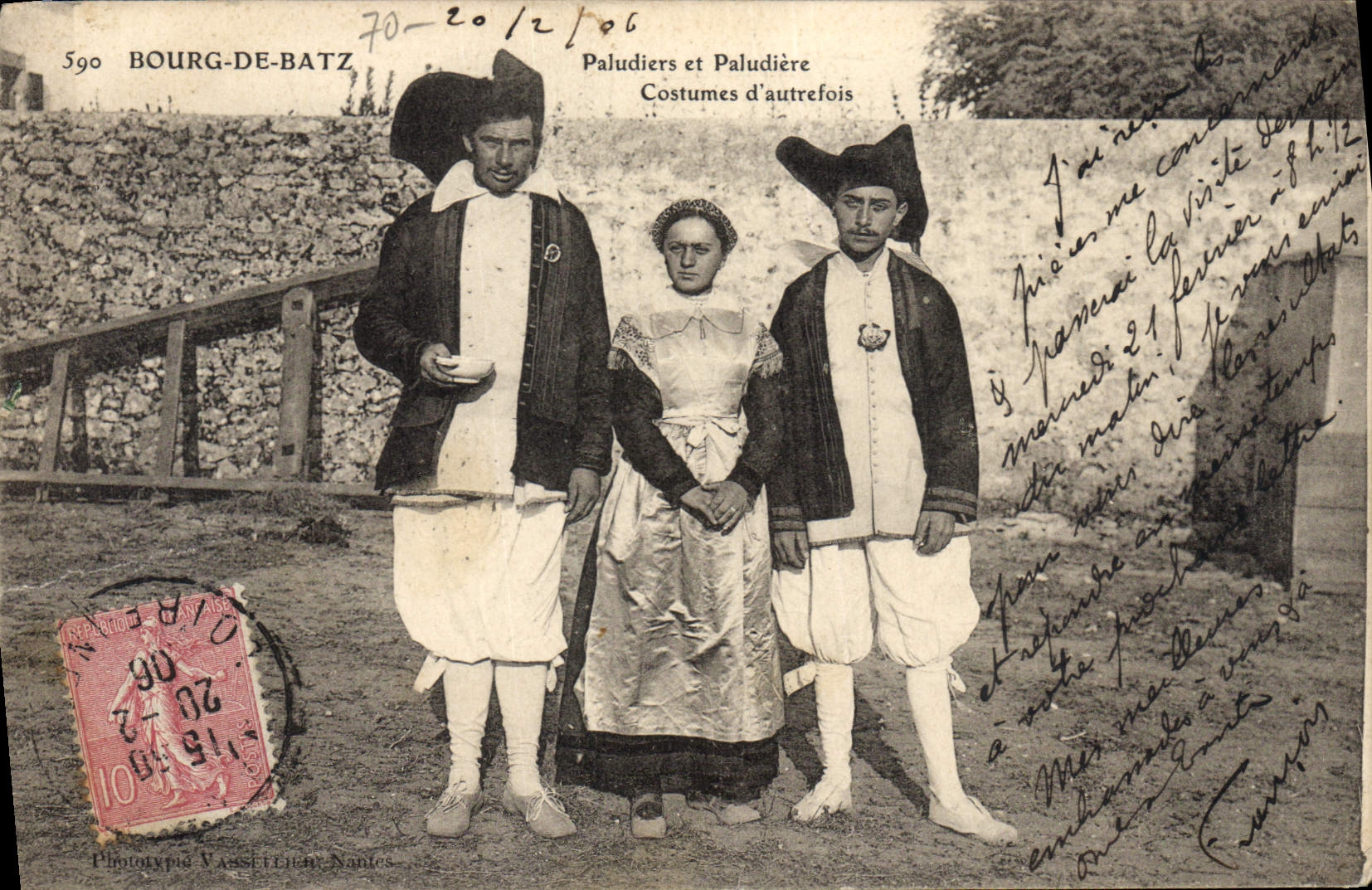 CPA Folklore Bourg de Batz Paludiers et paludiere Costumes d'autrefois