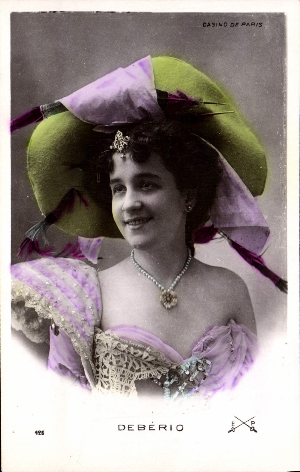 CPA Bijoux Femme Deberio Casino de Paris