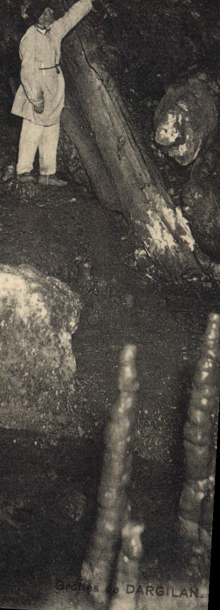 Postal Gruta Grutas de Dargilan el lago