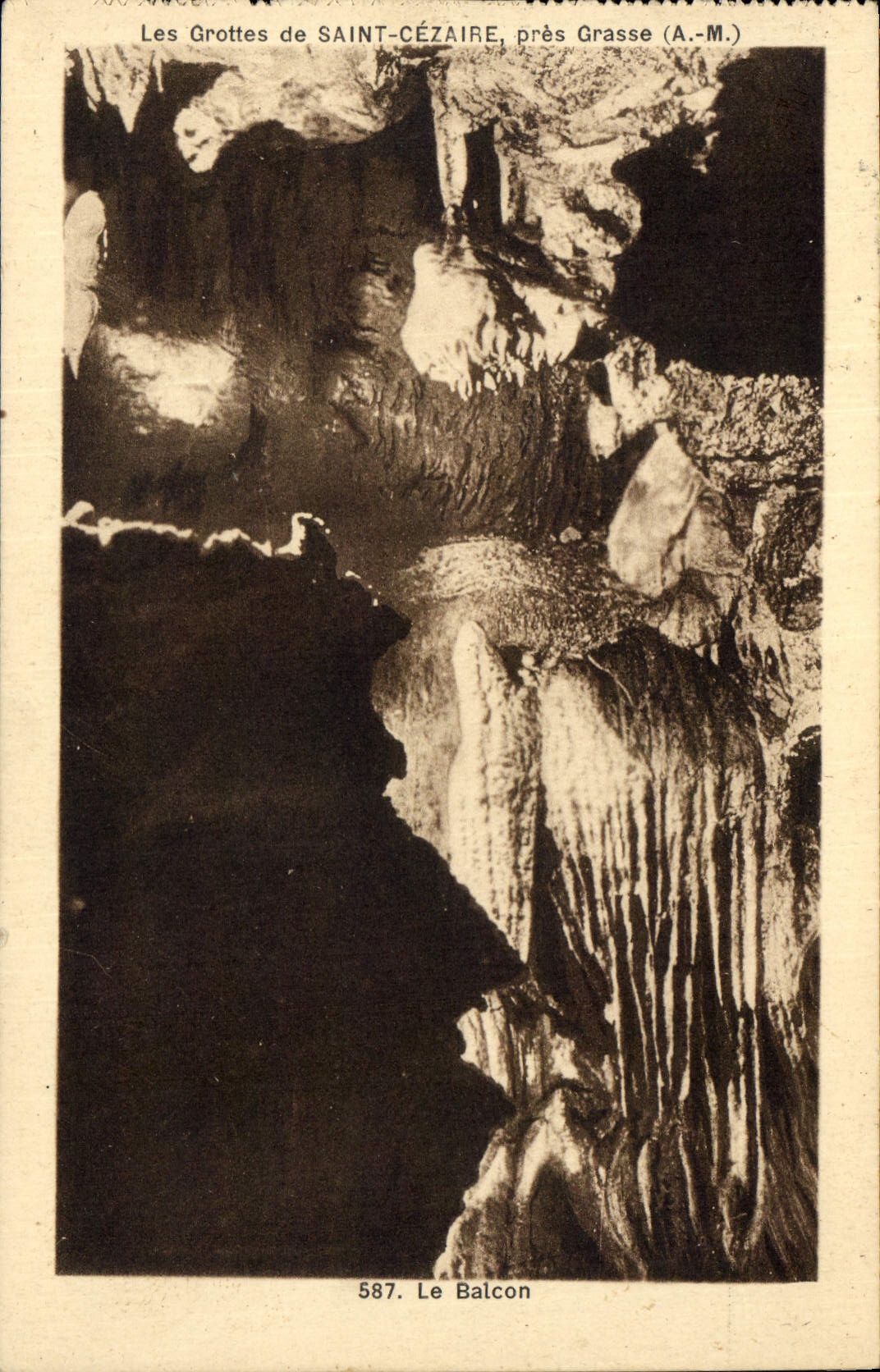 CPA Grotte Grottes de Saint Cezaire pres Grasse Le balcon