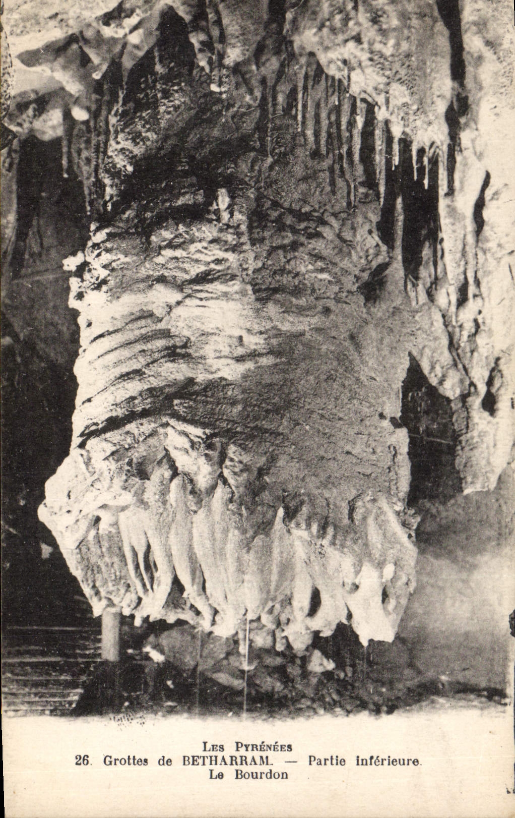 CPA Grotte Grottes de Betharram Partie inferieure Le Bourdon
