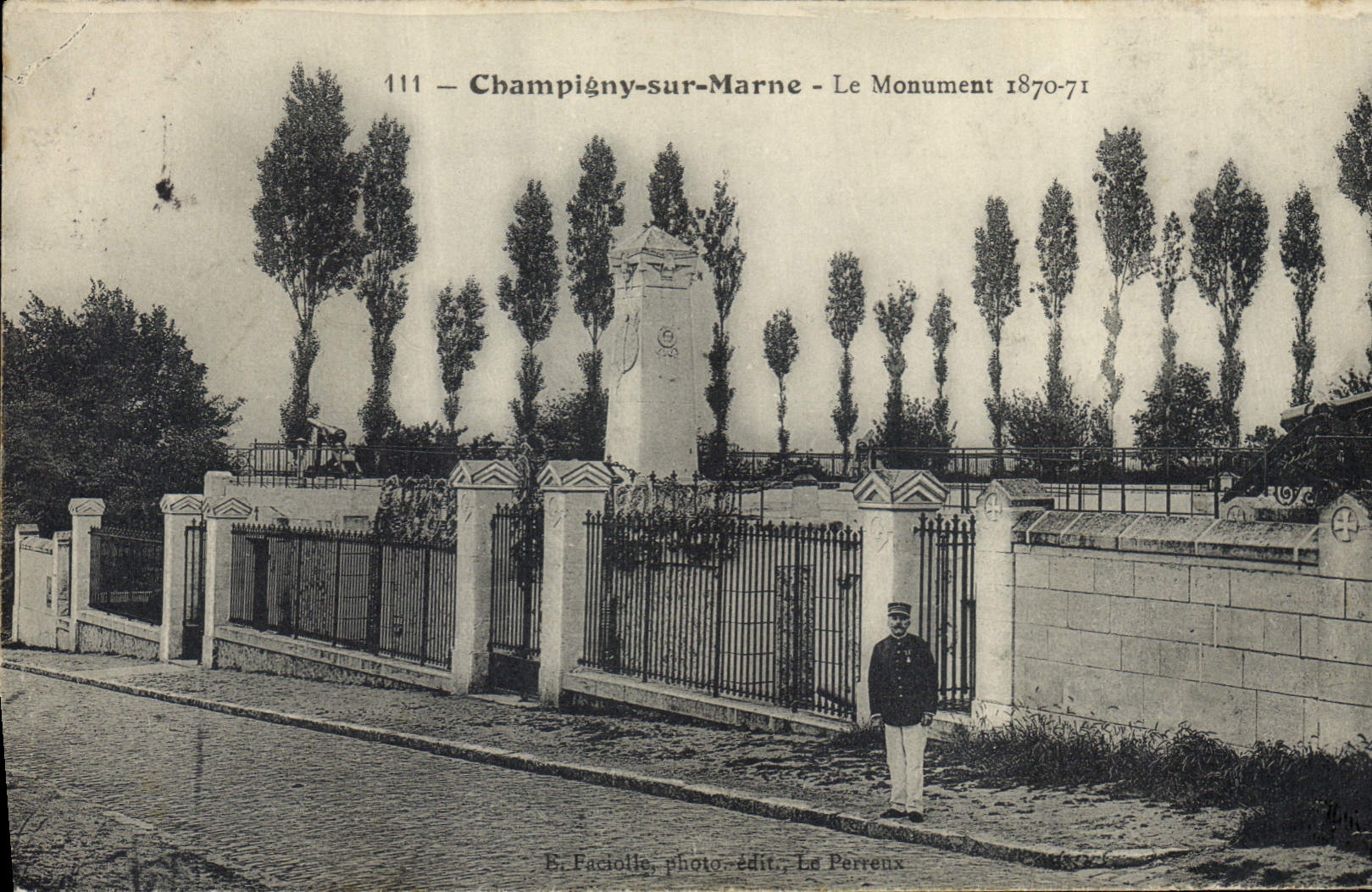 CPA Militaria Guerre de 1870 Champigny sur Marne Le Monument 1870 1871