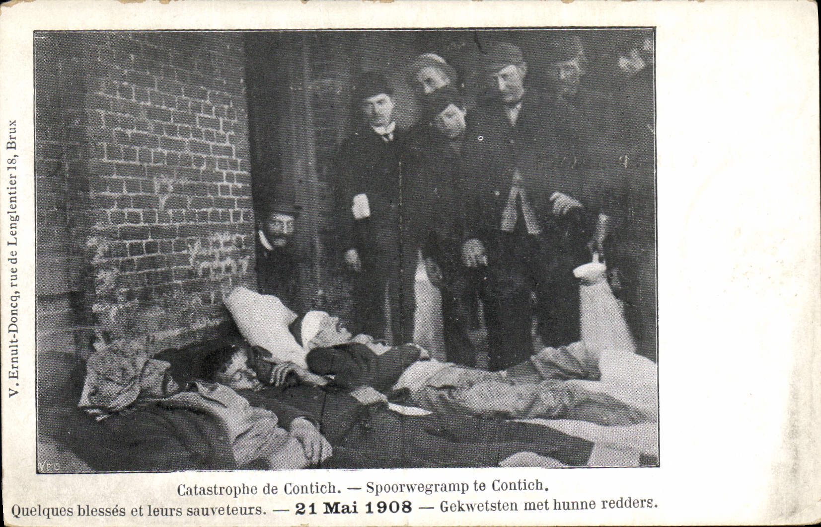 CPA Mine Mines Catastrophe de Contich Quelques blesses et leurs sauveteurs