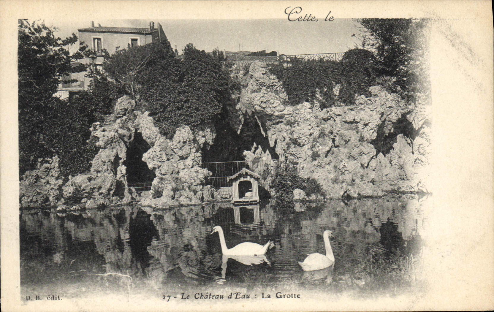 CPA Grotte Grottes Le chateau d'eau Cygnes Cette
