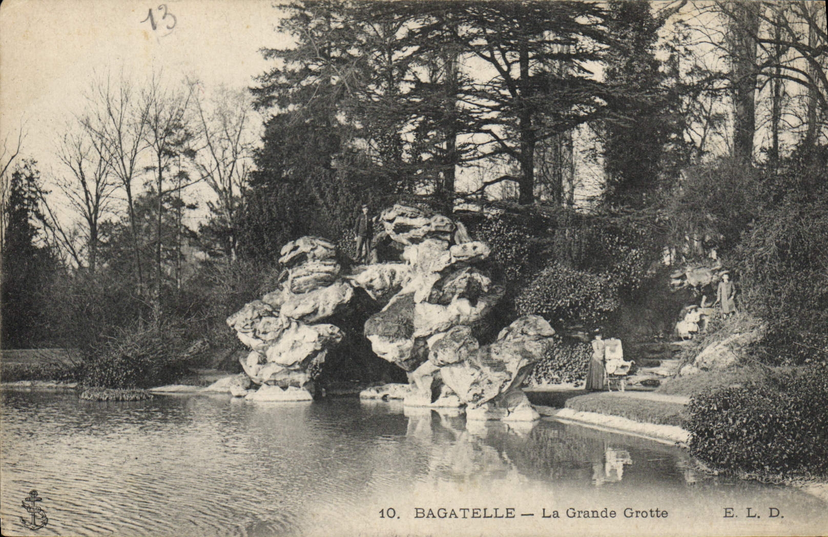 CPA Grotte Grottes Paris Bagatelle La grande grotte
