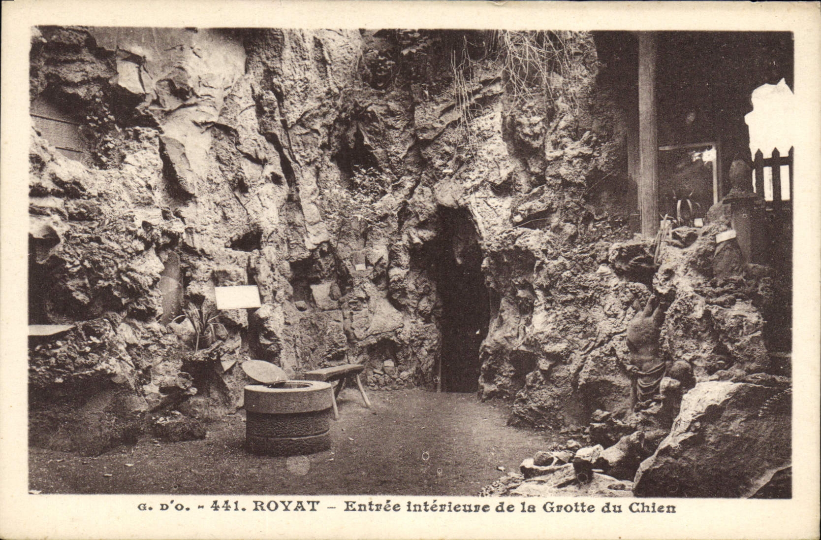 Vintage Postcard lower Cave Royat Caves Entered of the cave of the dog
