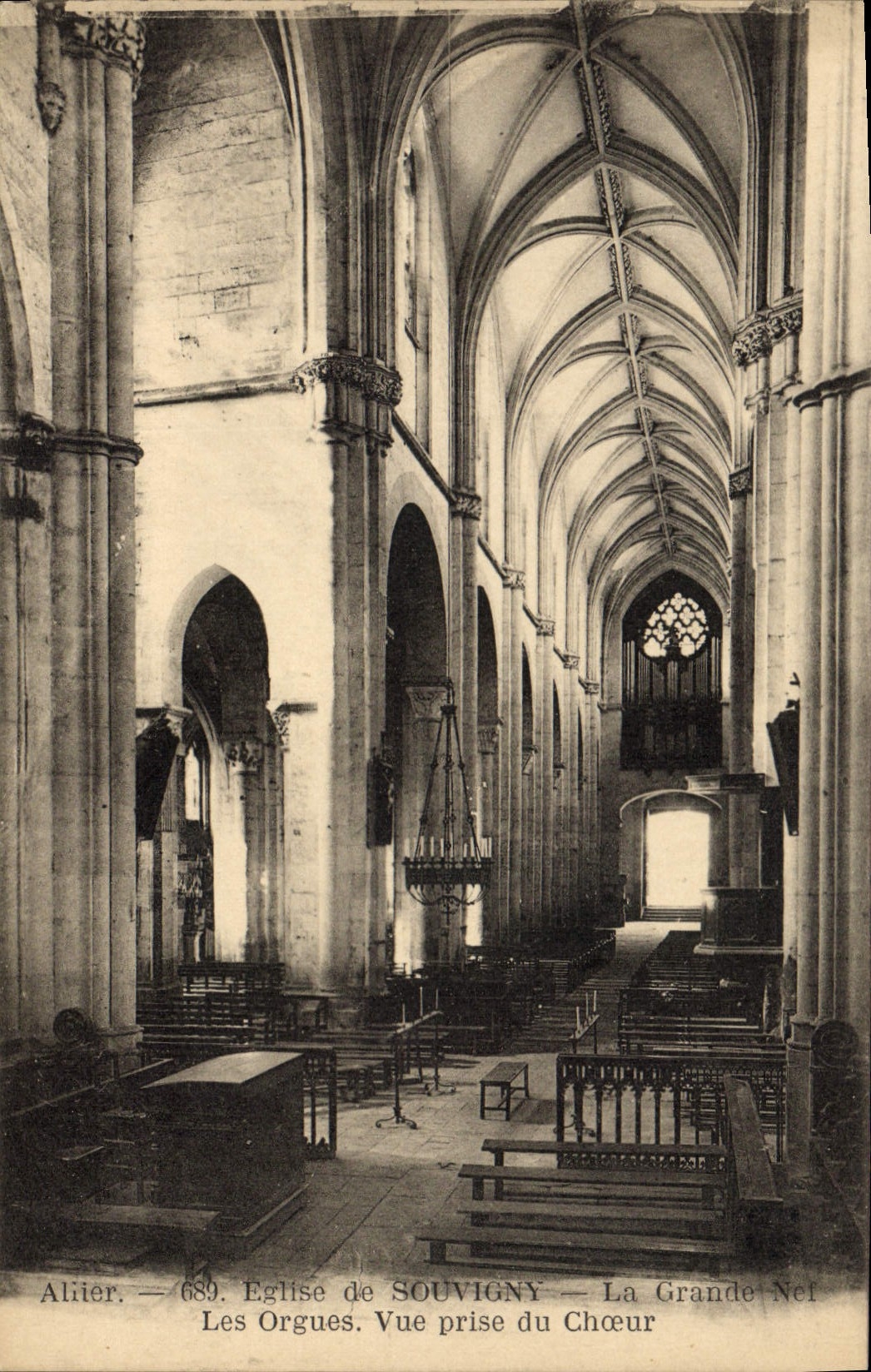 Postal Órgano Iglesia de Souvigny la gran nave los órganos Vista tomada del coro