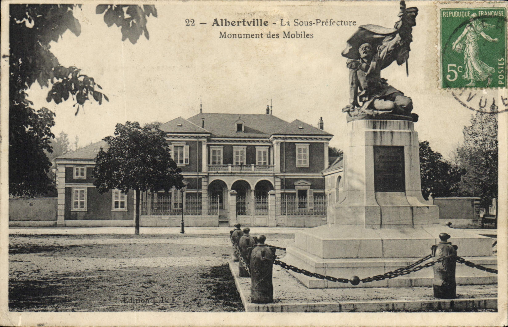 CPA Albertville La Sous Prefecture Monument des Mobiles