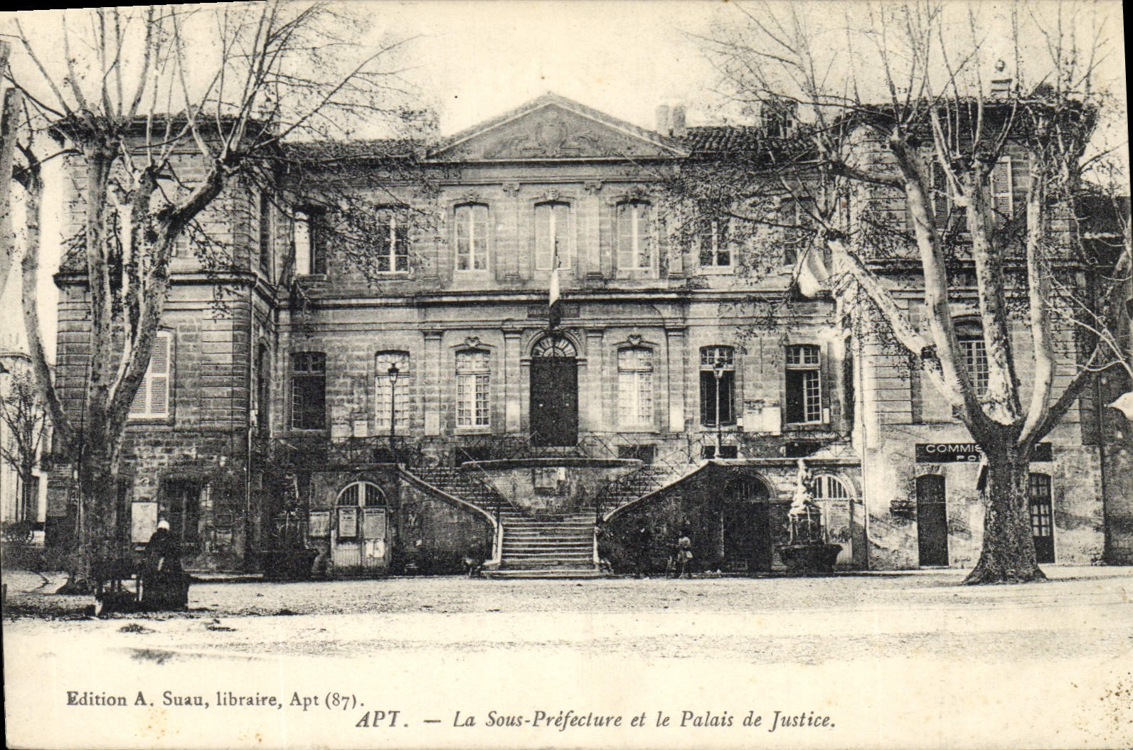 CPA Apt La Sous Prefecture et le Palais de Justice