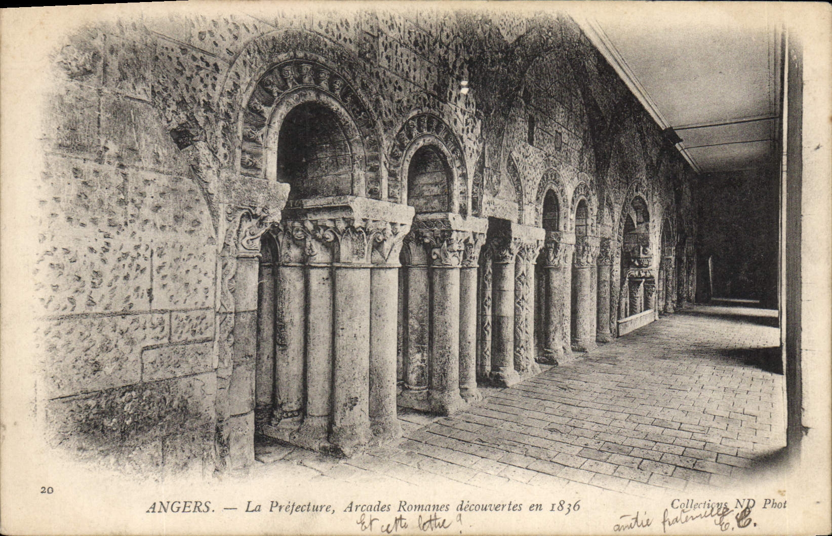 CPA Prefecture Arcades romanes Angers