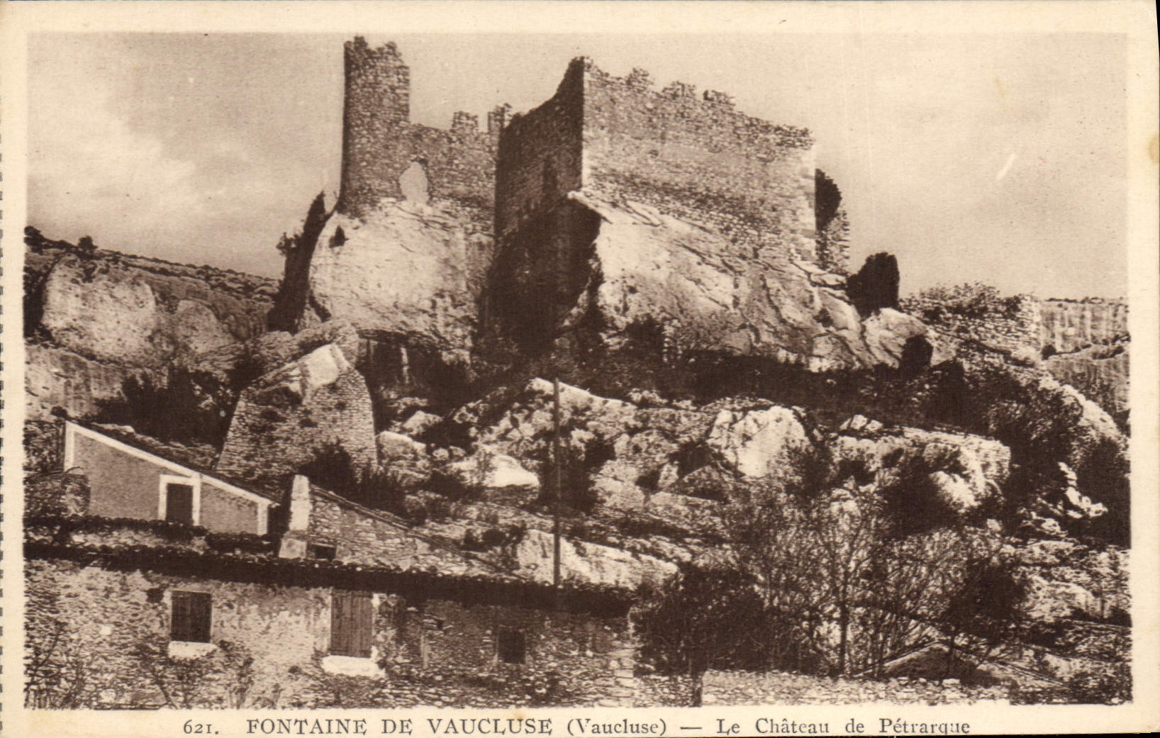 CPA Chateau Fontaine de Vaucluse Le chateau de Petrarque