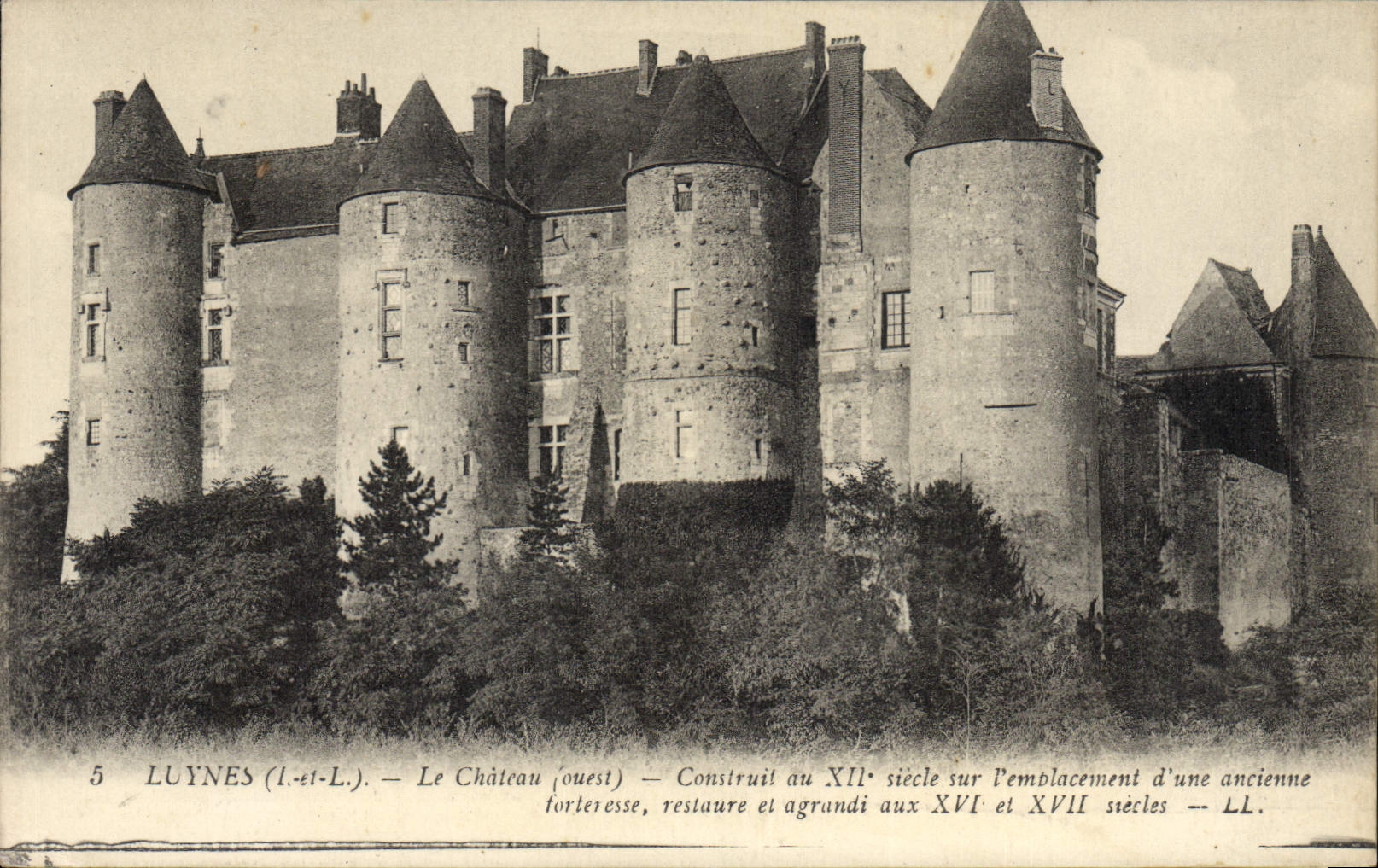Vintage Postcard Luynes Castle