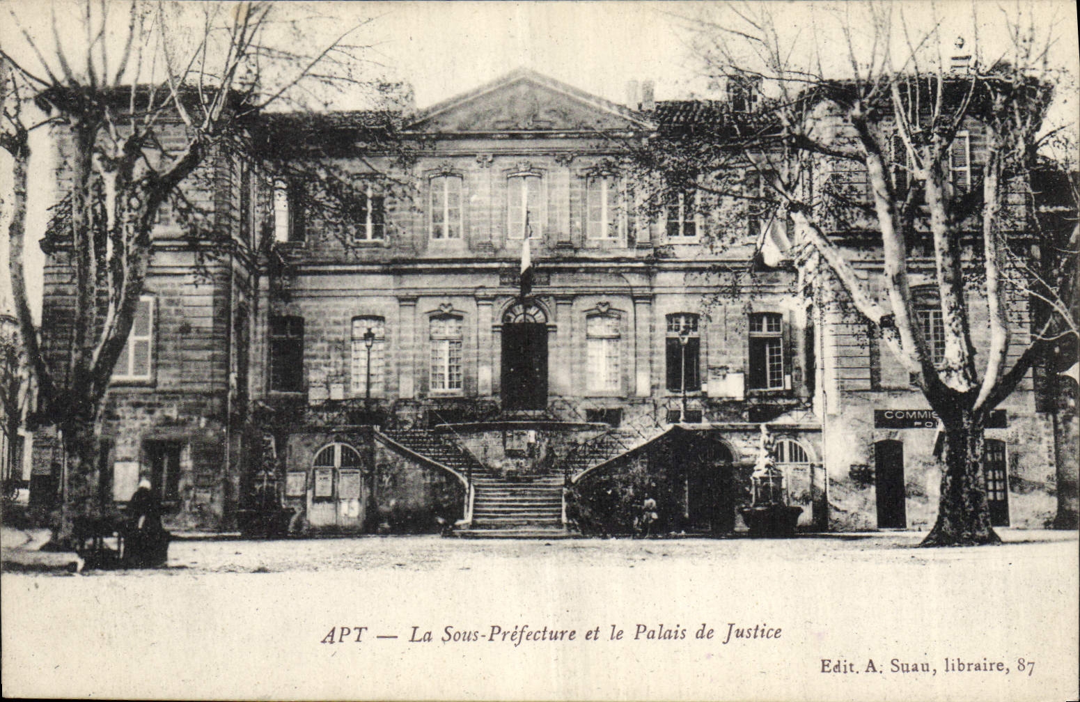 CPA Apt La Sous Prefecture et le Palais de Justice