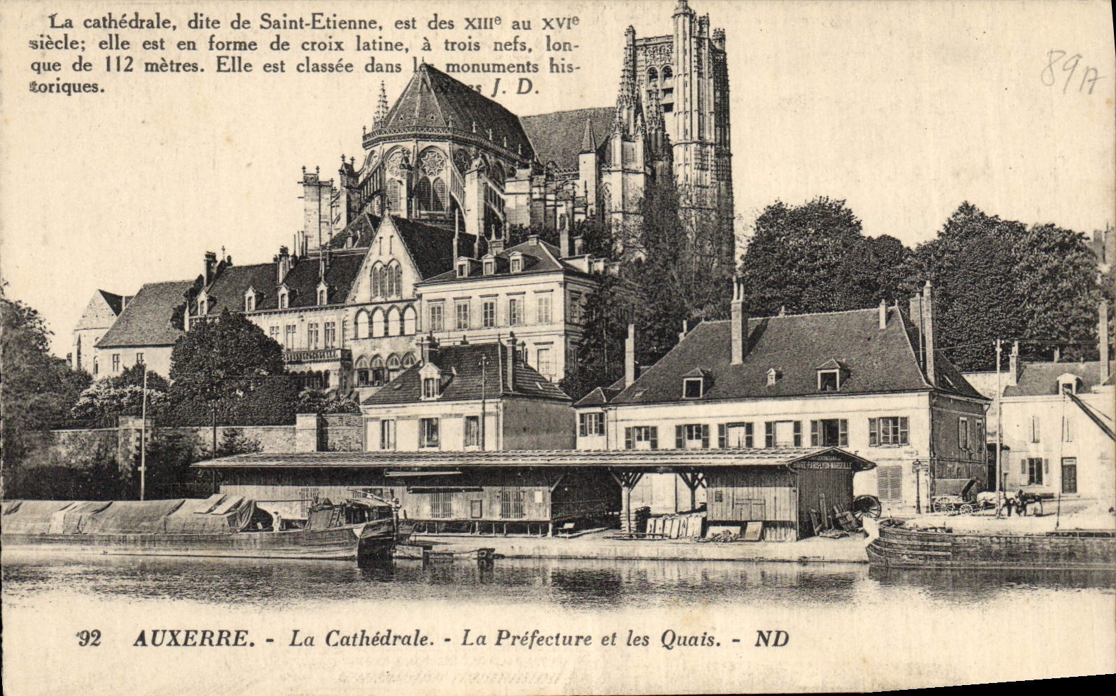 CPA Prefecture et les Quais La cathedrale Auxerre