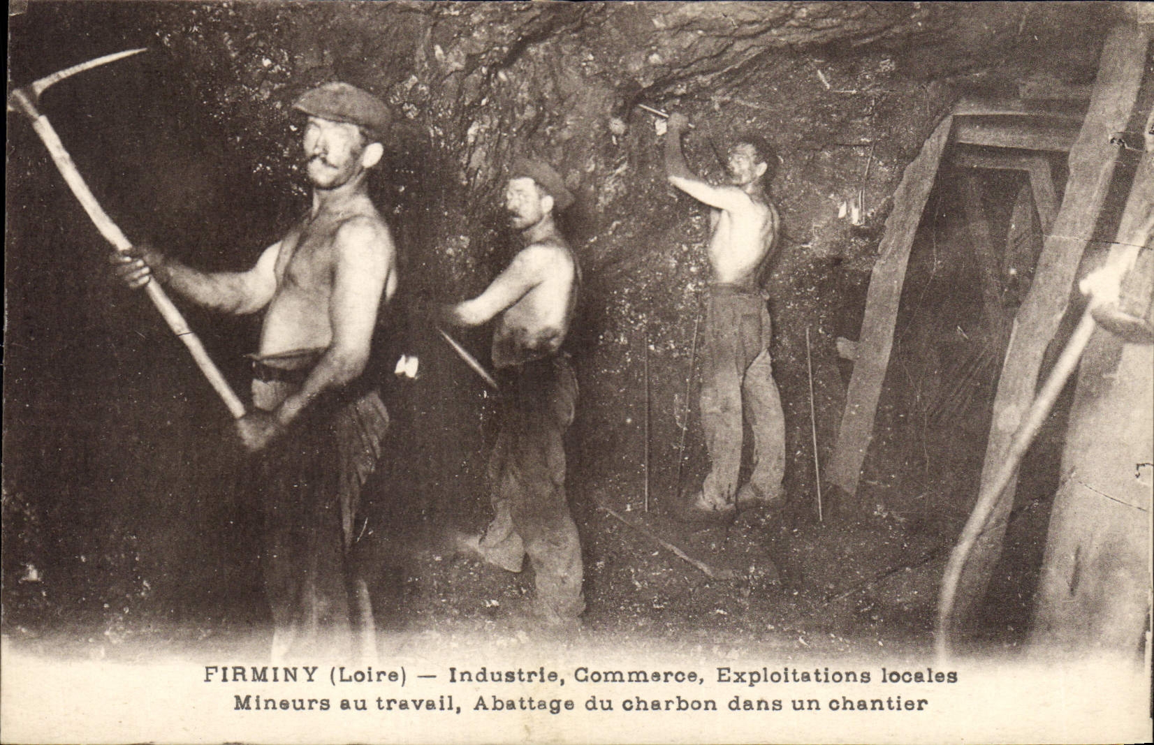 CPA Mine Mines Fiminy Loire Industrie Commerce Exploitations locales Mineurs au travail Abattage du charbon dans un chantier