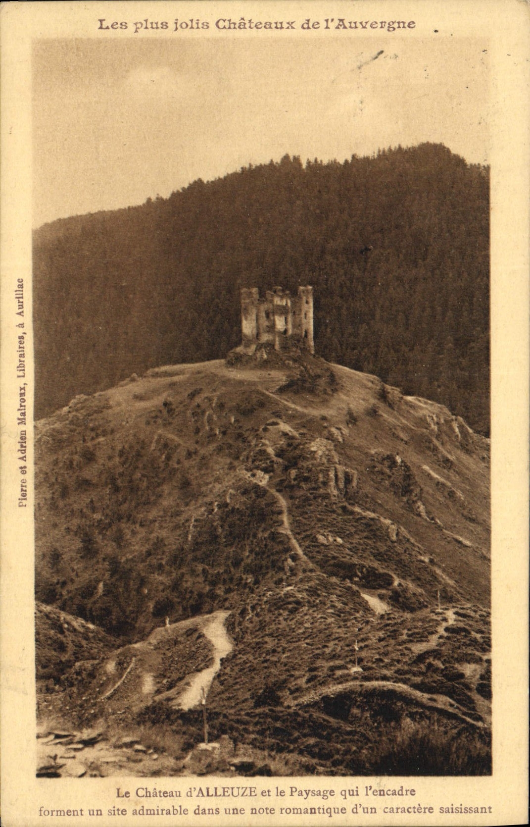 Postal Castillo de Alleuze y el paisaje que lo encuadra Auvernia