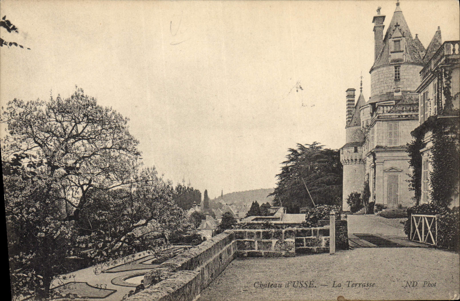 CPA Chateau d'Usse La terrasse