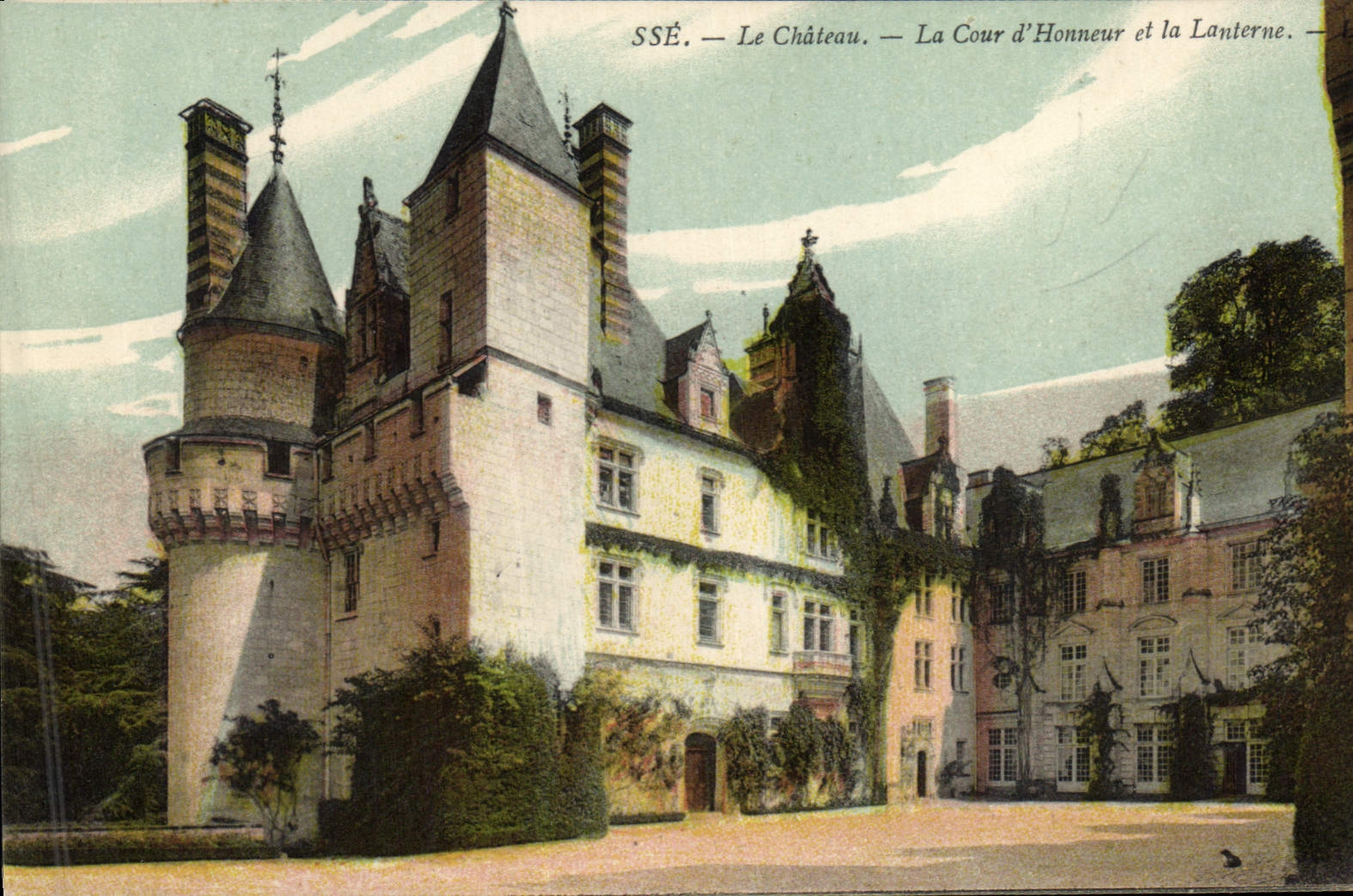 CPA Chateau Usse La cour d'honneur et la lanterne