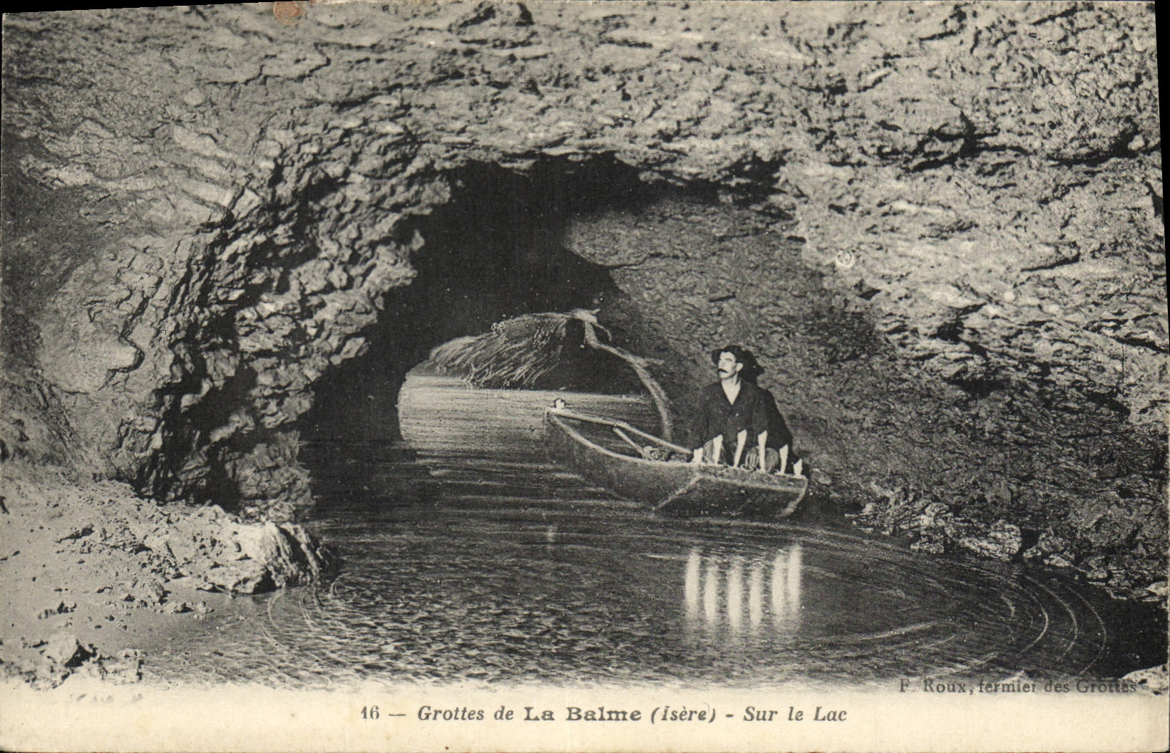 CPA Grotte Grottes Grottes de la Balme Sur le lac