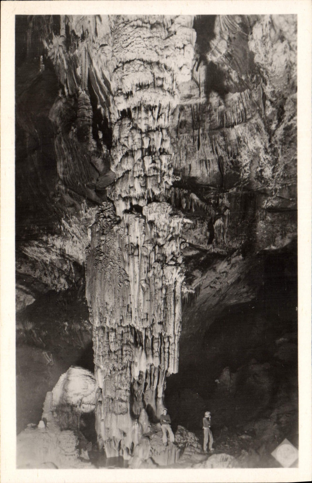 Vintage Postcard Cave Caves Swallow-hole of Orgnac Ardeche the large pillar the first red room