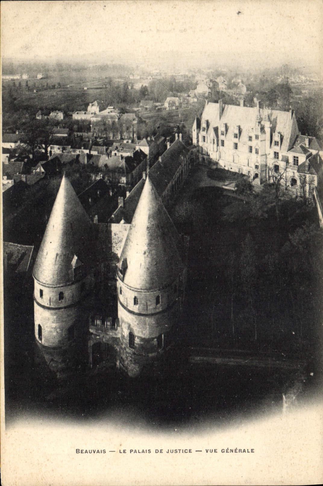 CPA Palais de Justice Vue generale Beauvais
