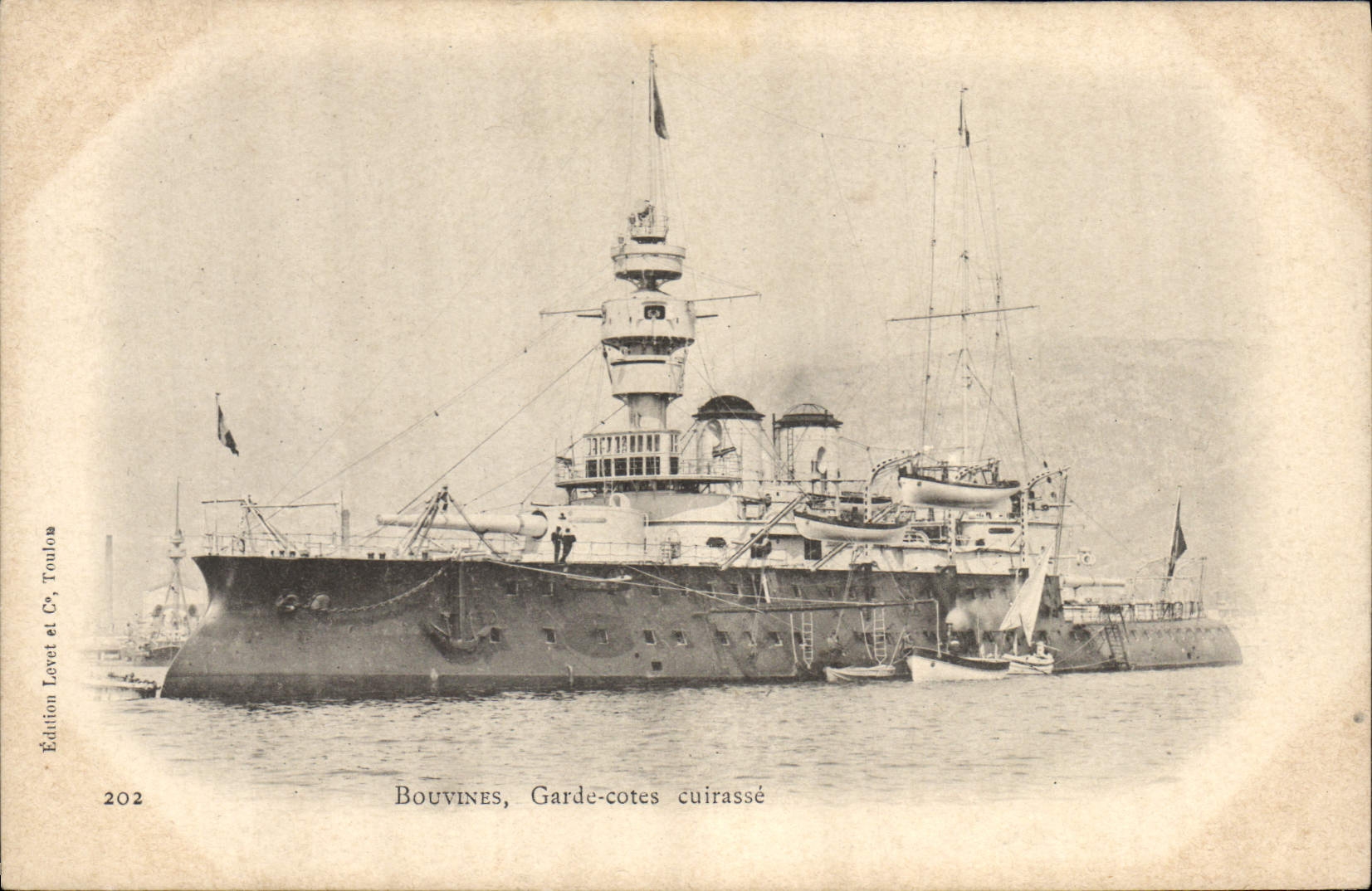 CPA Bateau de Guerre Bouvines Garde Cotes Cuirasse