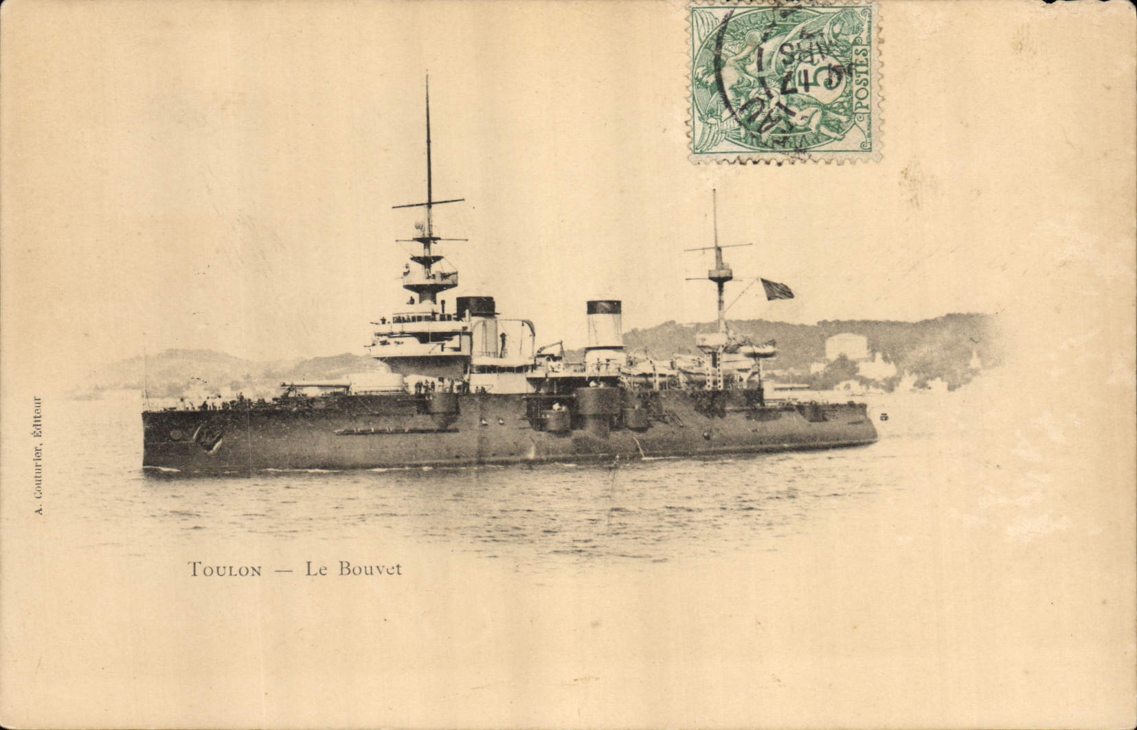 CPA Bateau de Guerre Toulon Le Bouvet