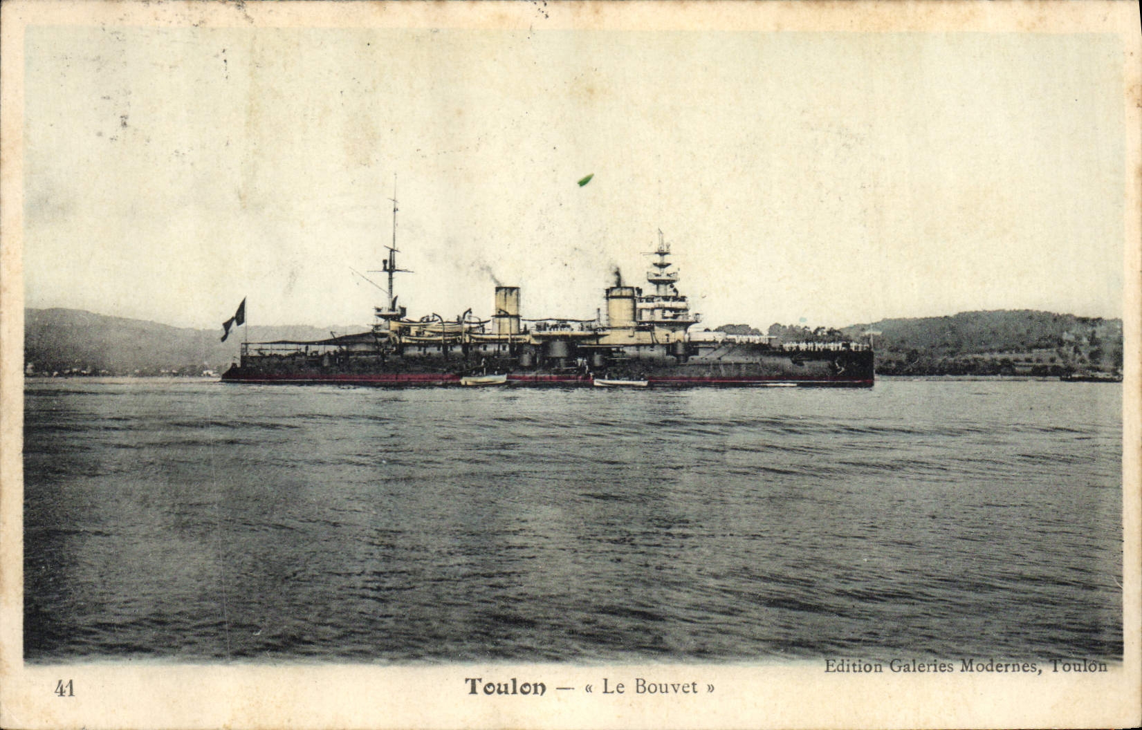 CPA Bateau de Guerre Toulon Le Bouvet