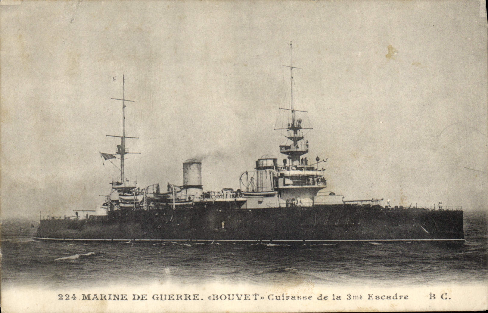 CPA Bateau de Guerre Bouvet Cuirasse de la 3eme escadre