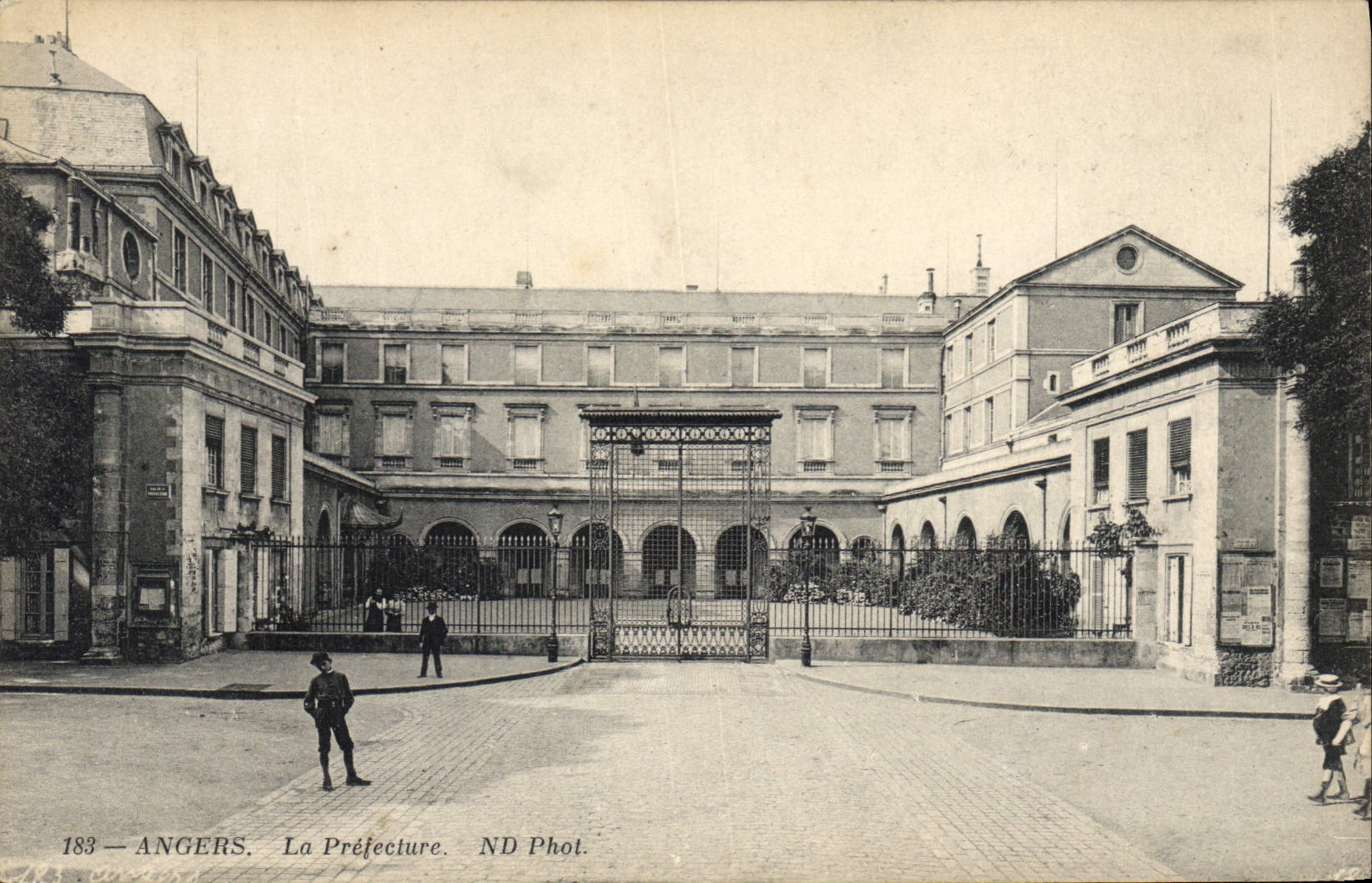 CPA Prefecture Angers