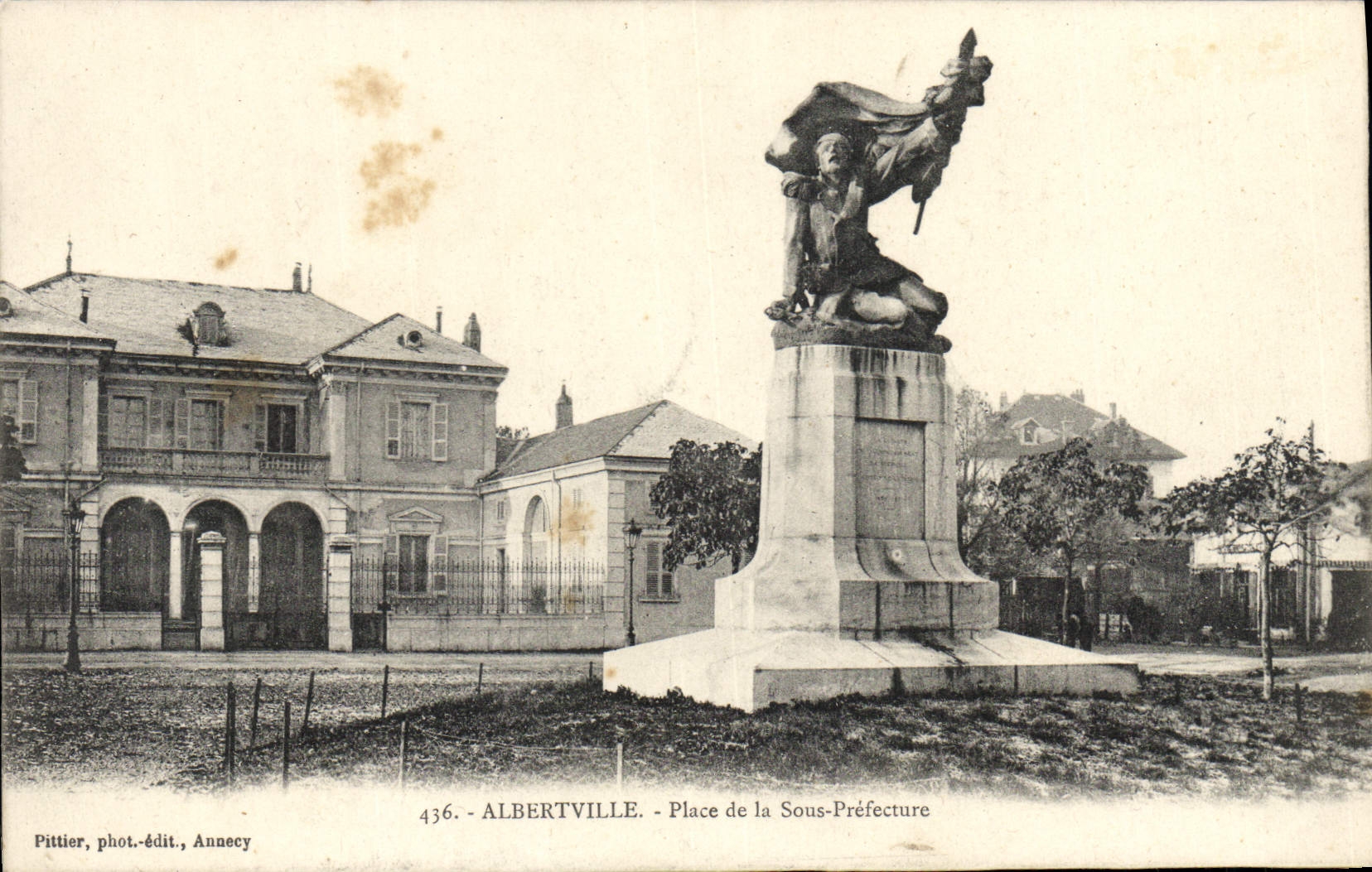 CPA Albertville Place de la Sous Prefecture 