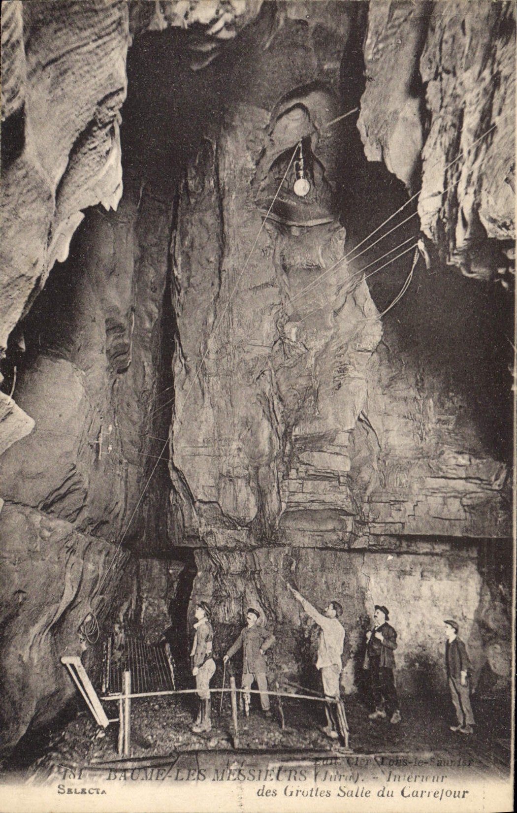 CPA Grottes Baume les Messieurs Interieur des grottes Salle du Carrefour