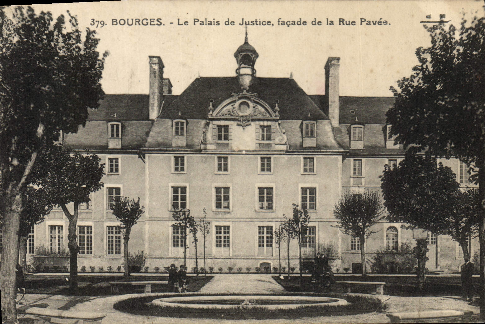 Vintage Postcard Law courts frontage of the street Pavee Bourges
