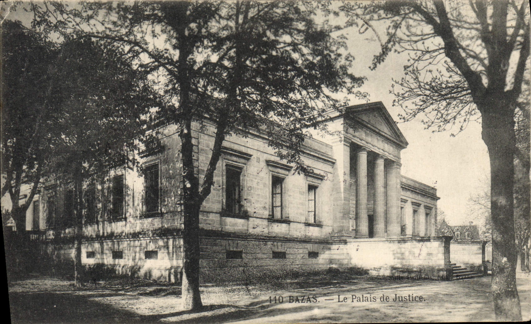 Vintage Postcard Law courts Bazas
