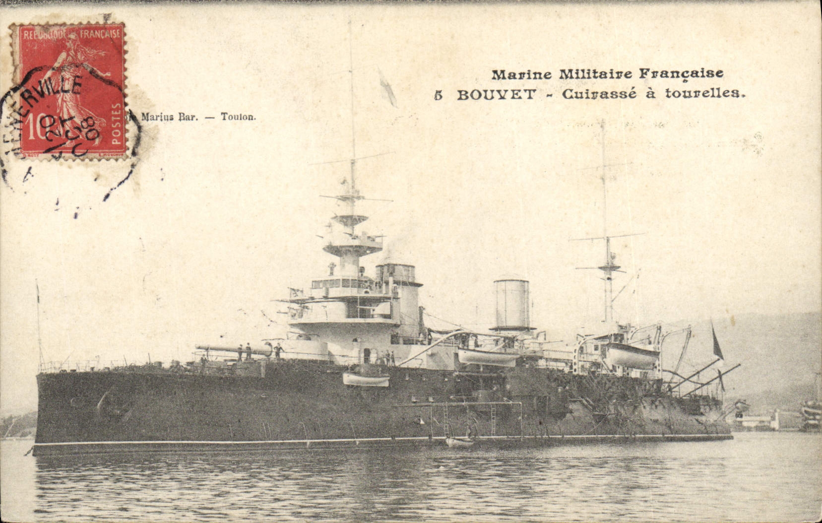 CPA Bateau de Guerre Bouvet Cuirasse a tourelles