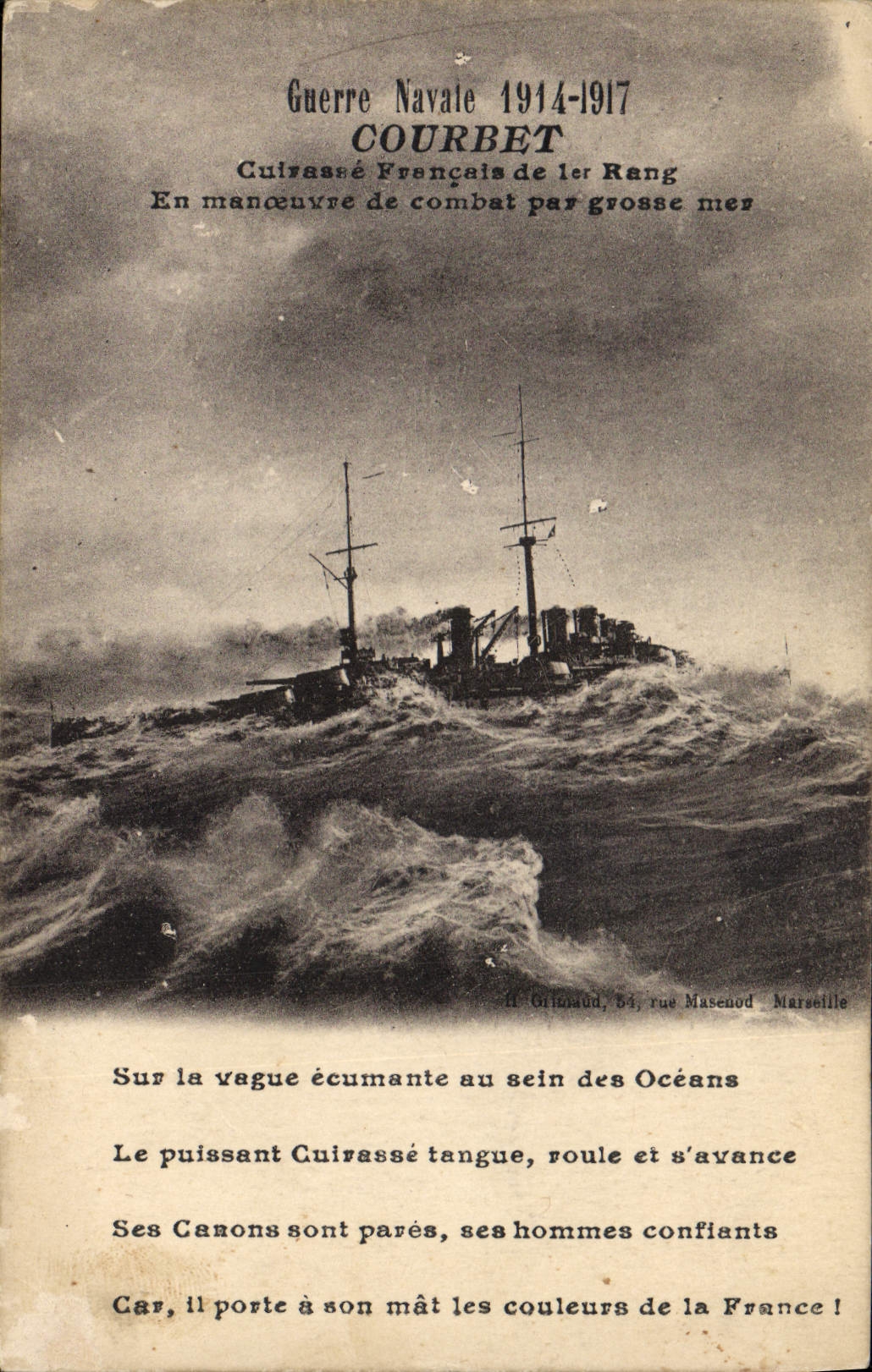 CPA Bateau de Guerre Courbet Cuirasse Francais de 1er rang en manoeuvre de combat par grosse mer
