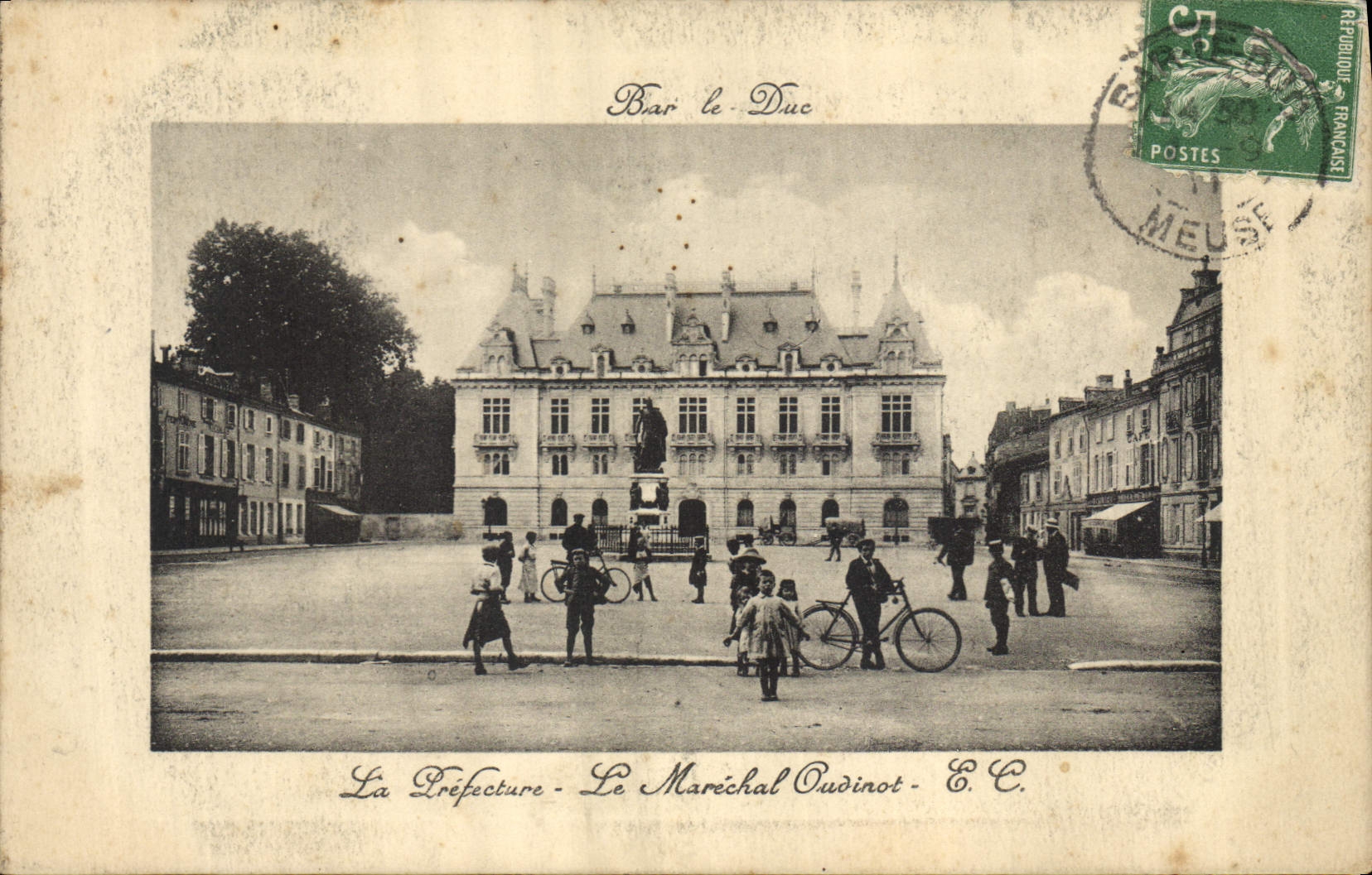 CPA Prefecture Le Marechal Oudinot Bar le Duc Enfants Velo cyle