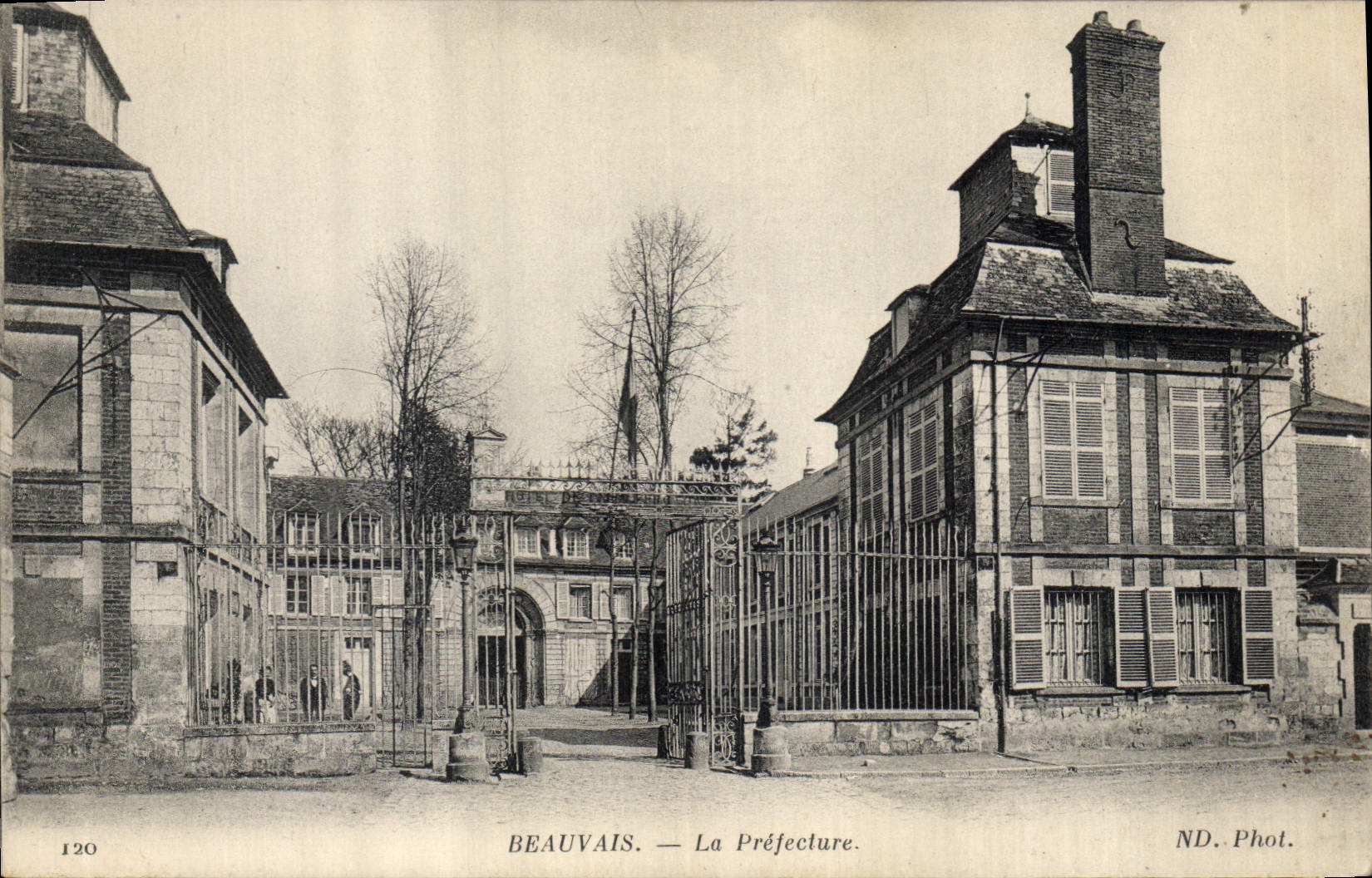 CPA Beauvais Prefecture 