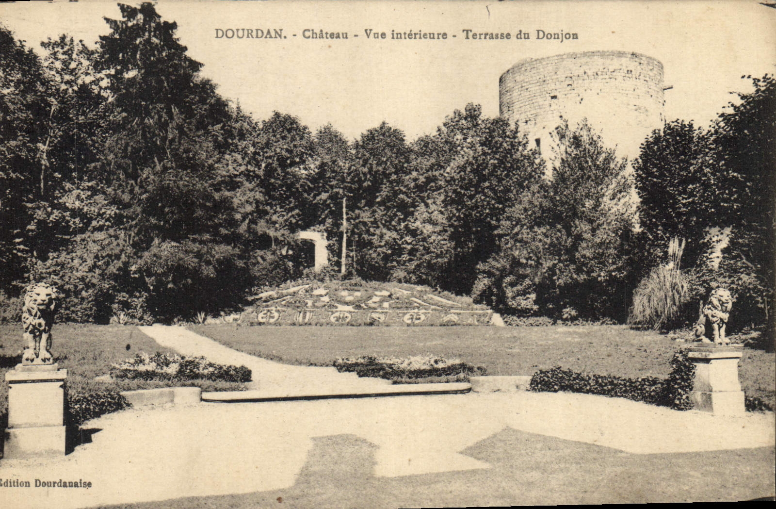 Vintage Postcard Dourdan Castle Seen interior Terrace of the keep