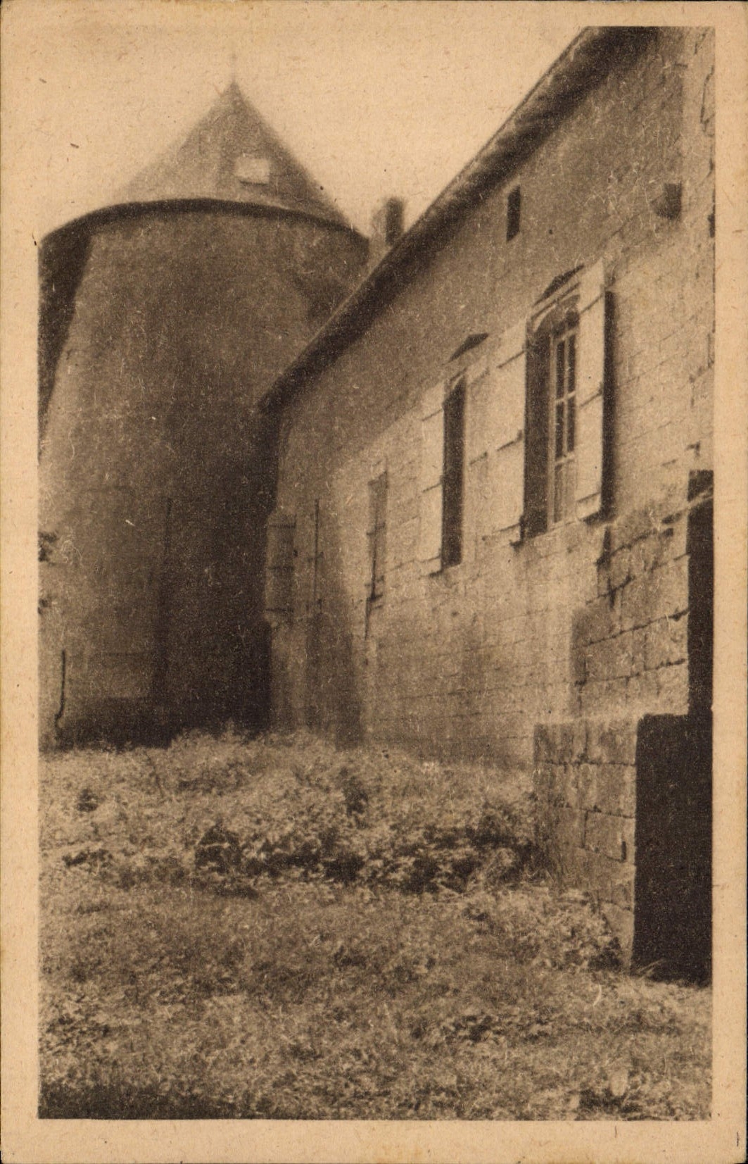 Vintage Postcard Montiers Castle on Saulx Meuse