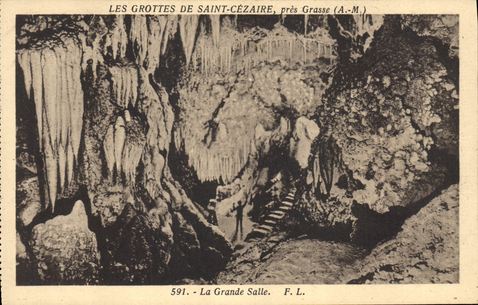 Vintage Postcard Caves of Cezaire Saint close Fatty the big room