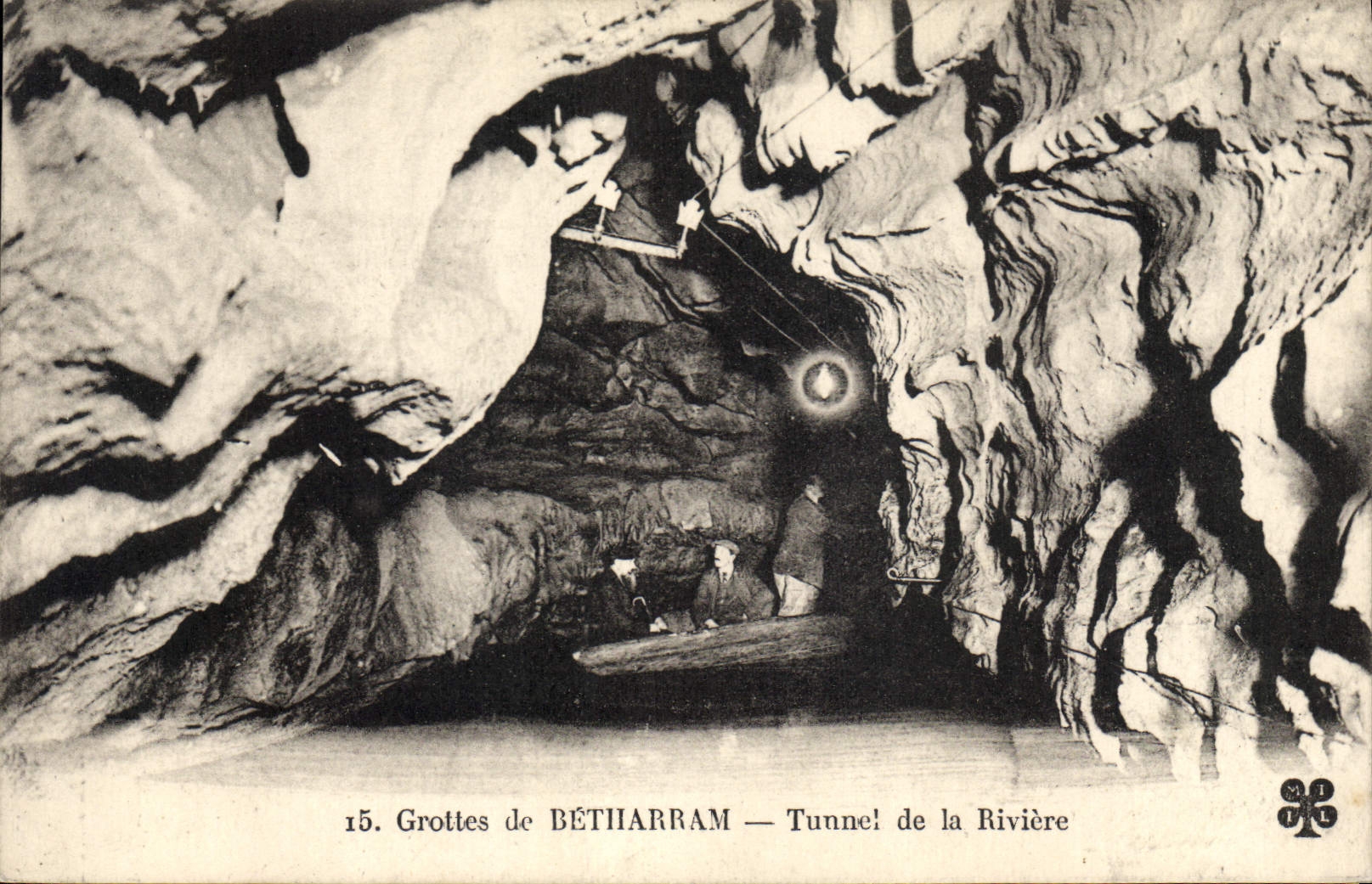CPA Grottes de Betharram Tunnel de la riviere
