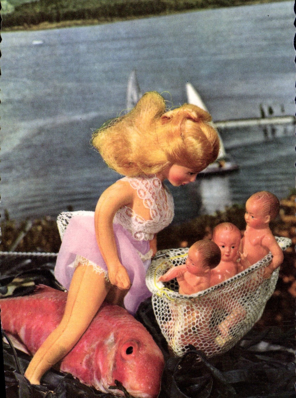 CPM Poupee Poissons Bebes Enfants